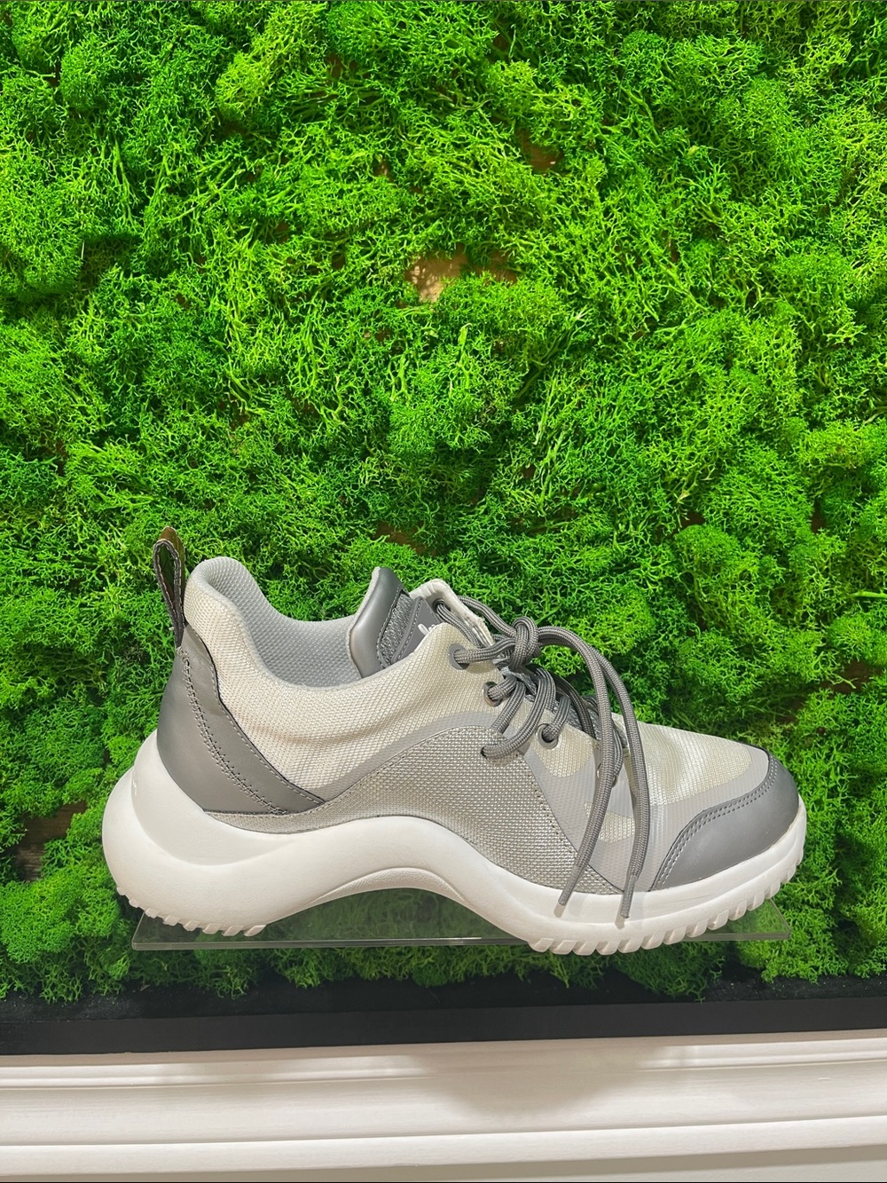 🇨🇦  Sam Edelman Gray and White Chunky Lace-Up Sneaker